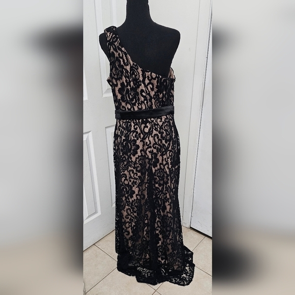 Vivian Diamond Dressy Collection Gown - Picture 5 of 16